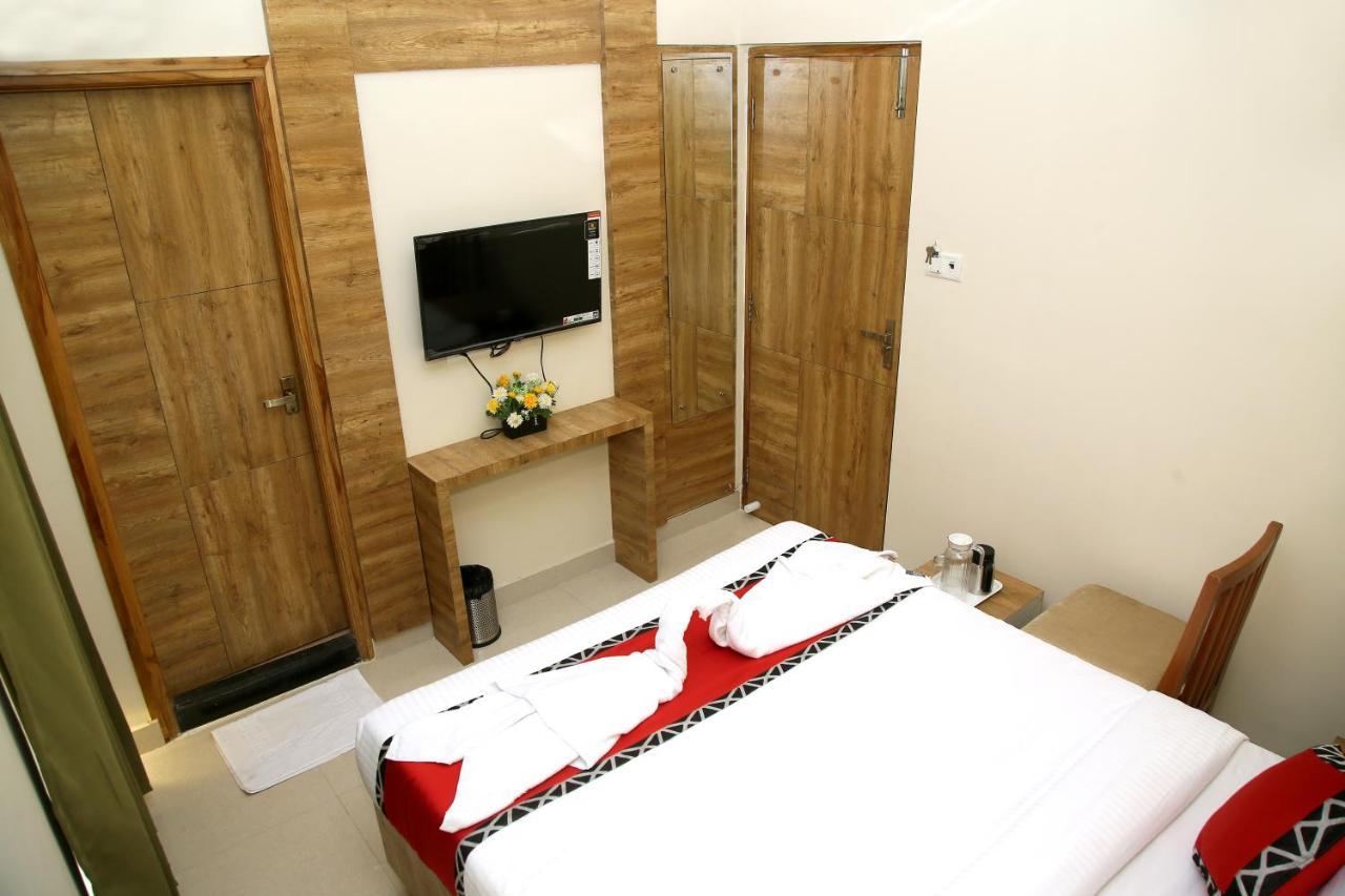Apollo Court Hotel Chennai Exterior foto