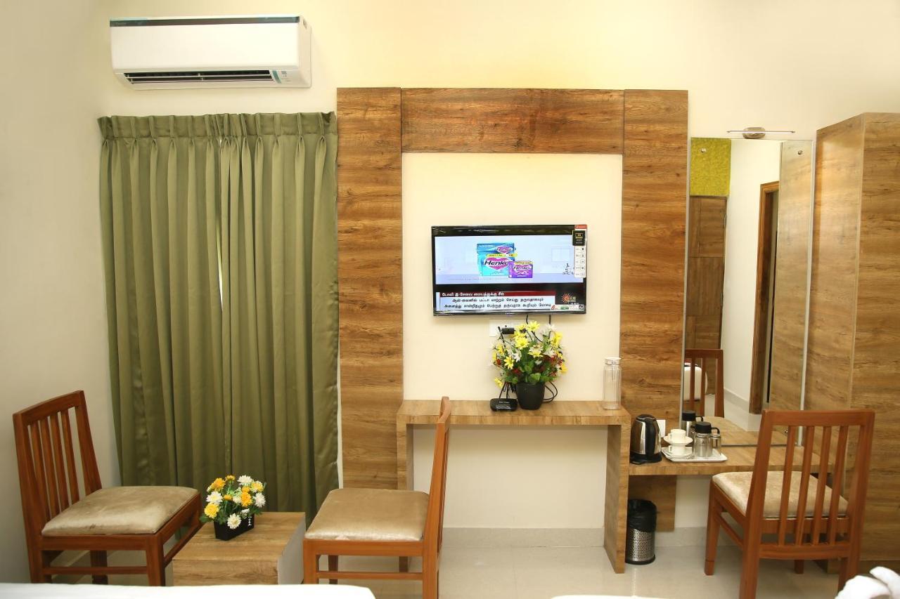 Apollo Court Hotel Chennai Exterior foto