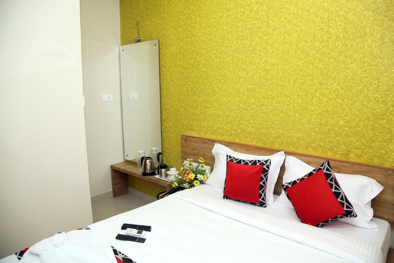 Apollo Court Hotel Chennai Exterior foto